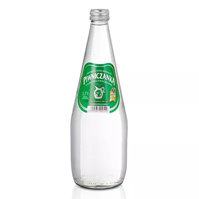 PIWNICZANKA Woda mineralna niskonasycona CO2 700ml