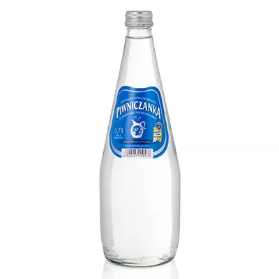 PIWNICZANKA Woda mineralna wysokonasycona CO2 (700ml)